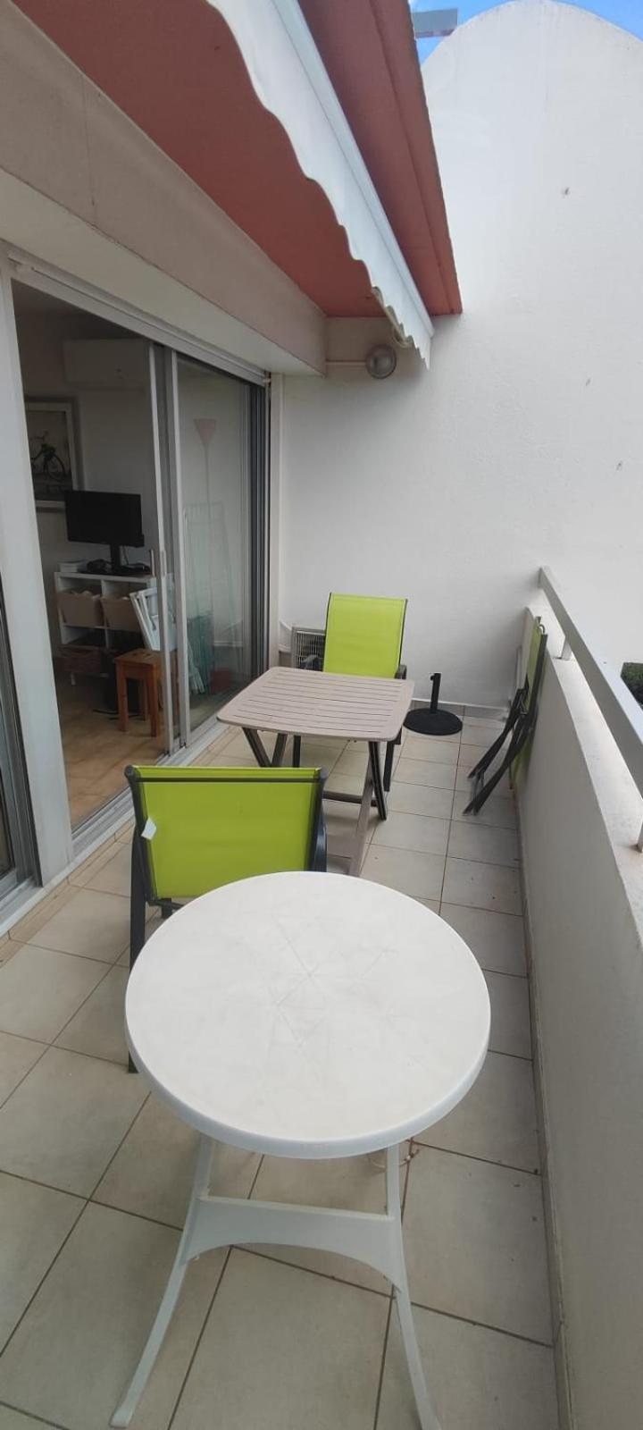 לה גרנד מוט Joli Studio Avec Piscine A 200M De La Plage Parking Prive מראה חיצוני תמונה